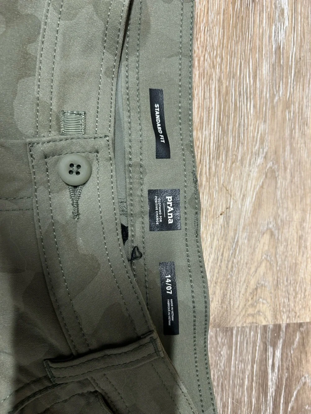 prAna Halle II 7-inch Cross-Functional Hiking Shorts Sage Camo, Size 14